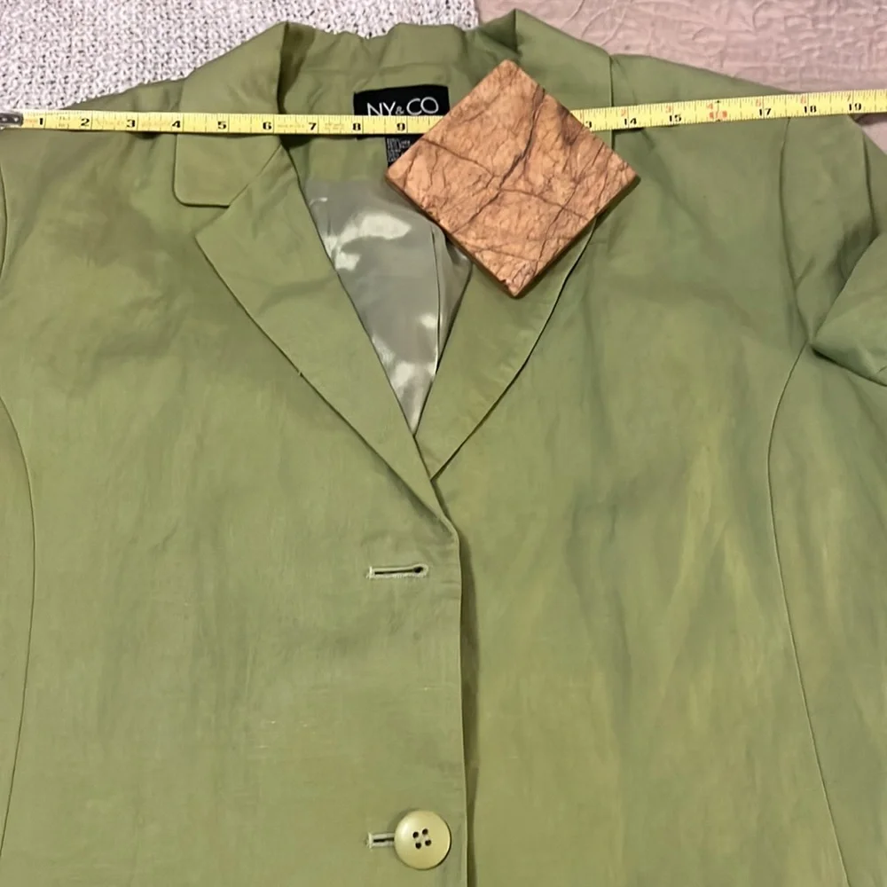 New York & Company Woman’s Chartreuse Linen Blend Notched Collar Boxy Blazer 14 - Picture 8 of 11